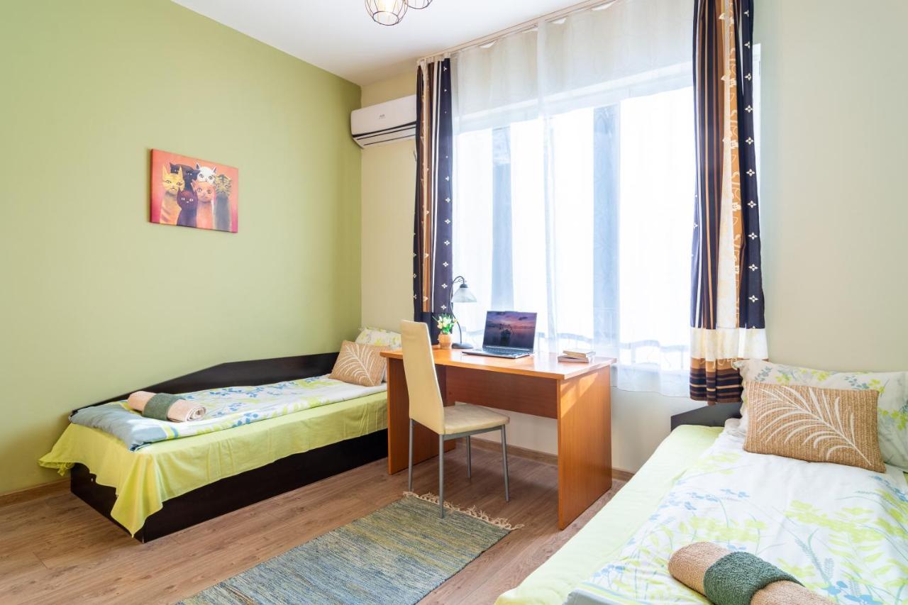 Madrid 2Bdr W Free Parking Near Metro, Serdika Mall Sofia Luaran gambar